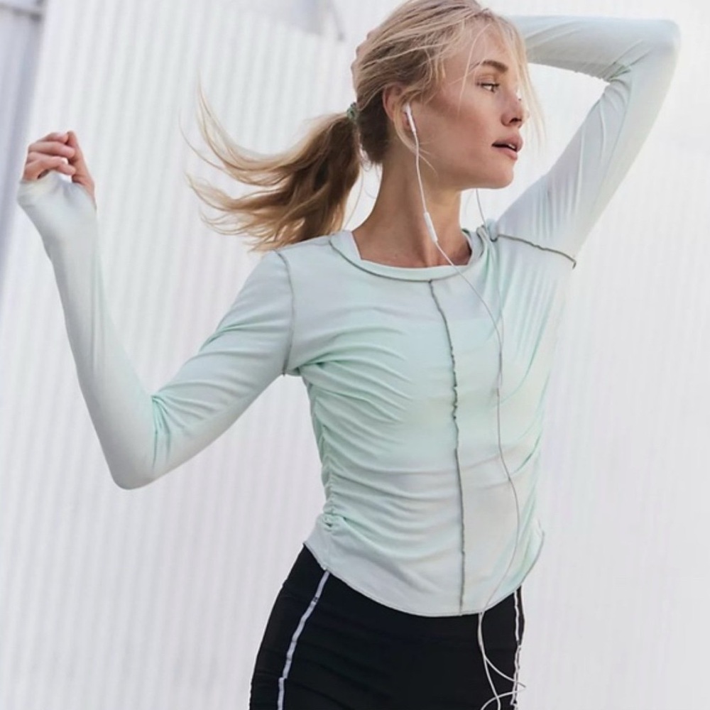 NWT Right On Run Long Sleeve Layer